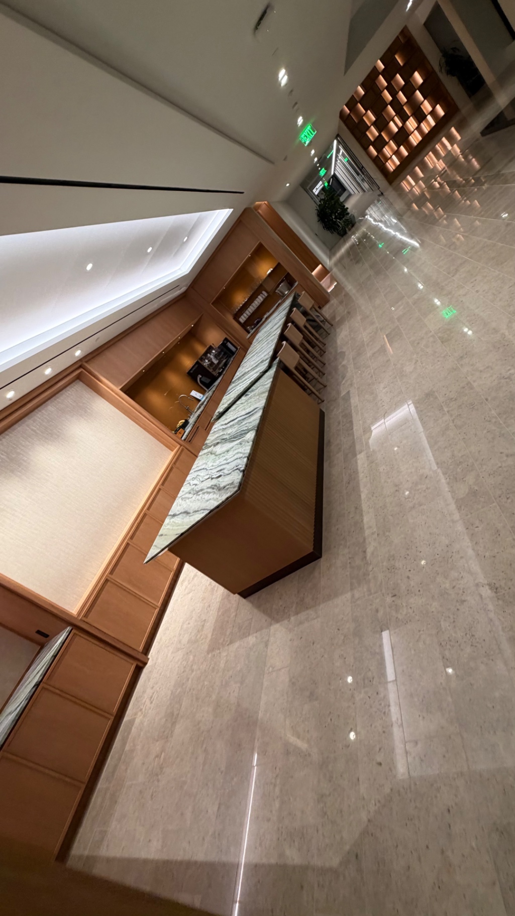 Kitchenette & Marble Bar