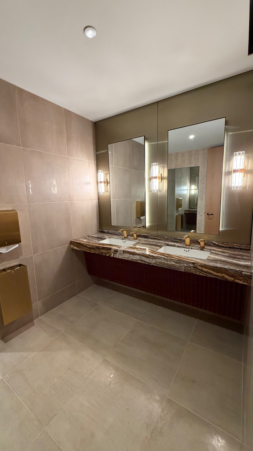 Onyx Vanity Suite